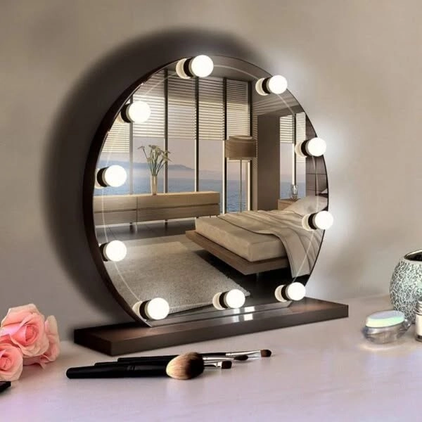 Hollywood-Style Vanity Lights for Glamorous Appeal