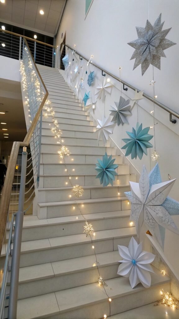 21 Resplendent Christmas Staircases Decoration Inspirations