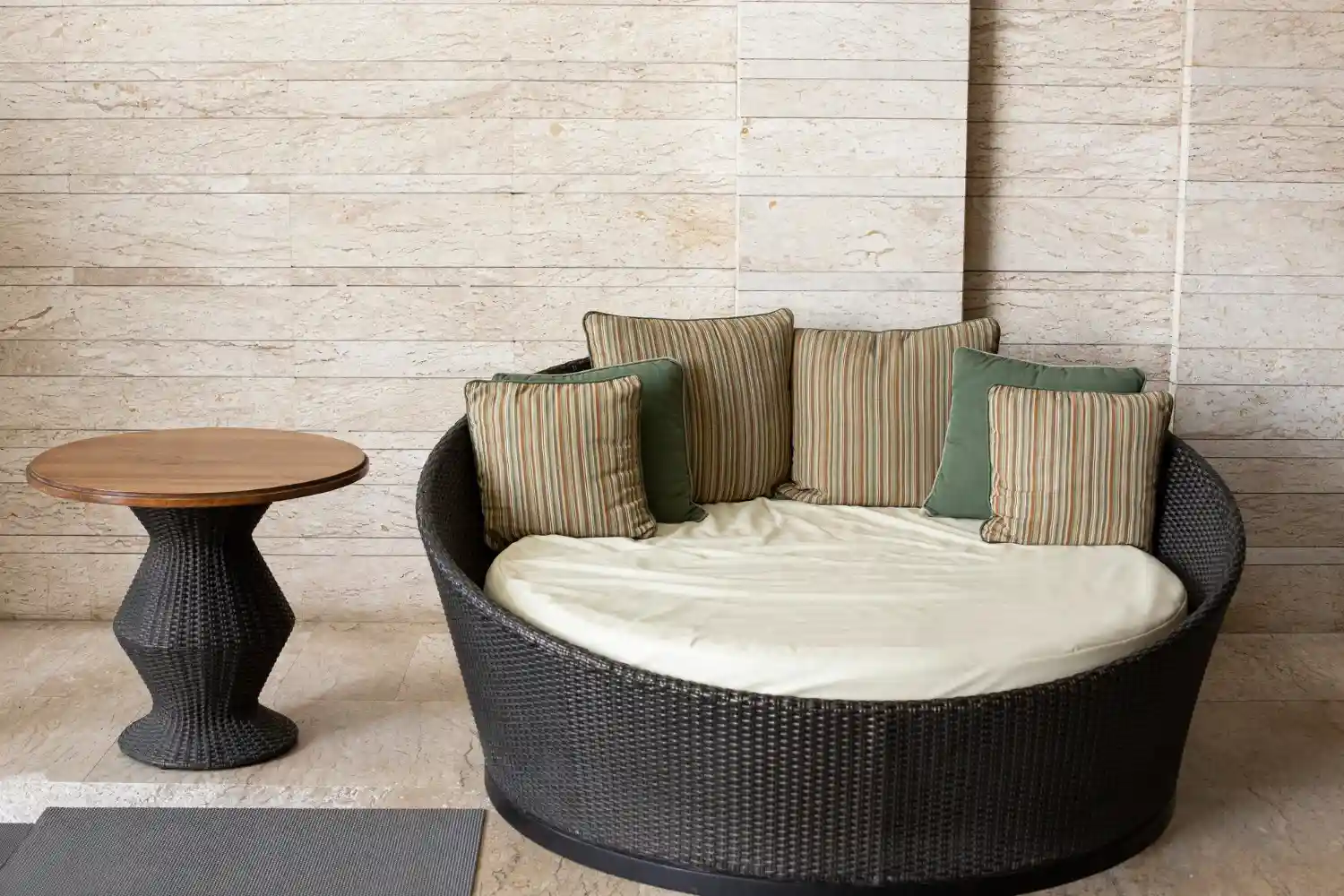 Circular Patio Lounger