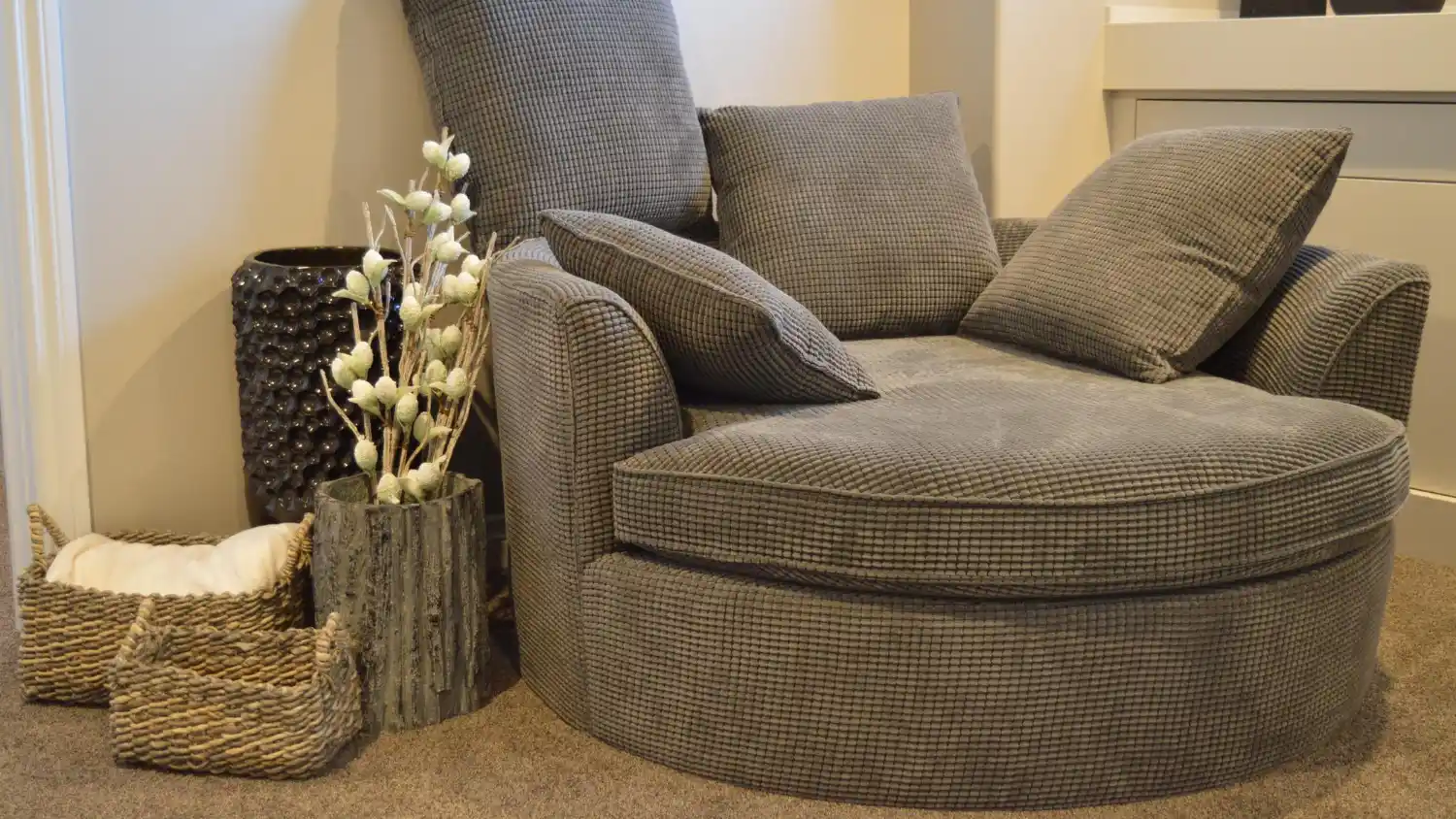 Embracing Swivel Lounge Chair