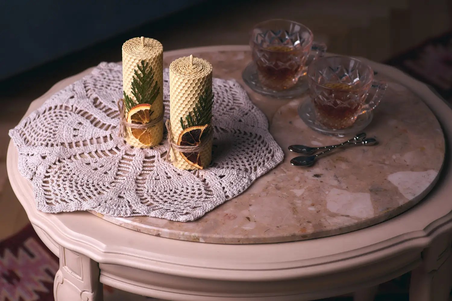 Rustic Charm: Honeycomb Candles & Lace