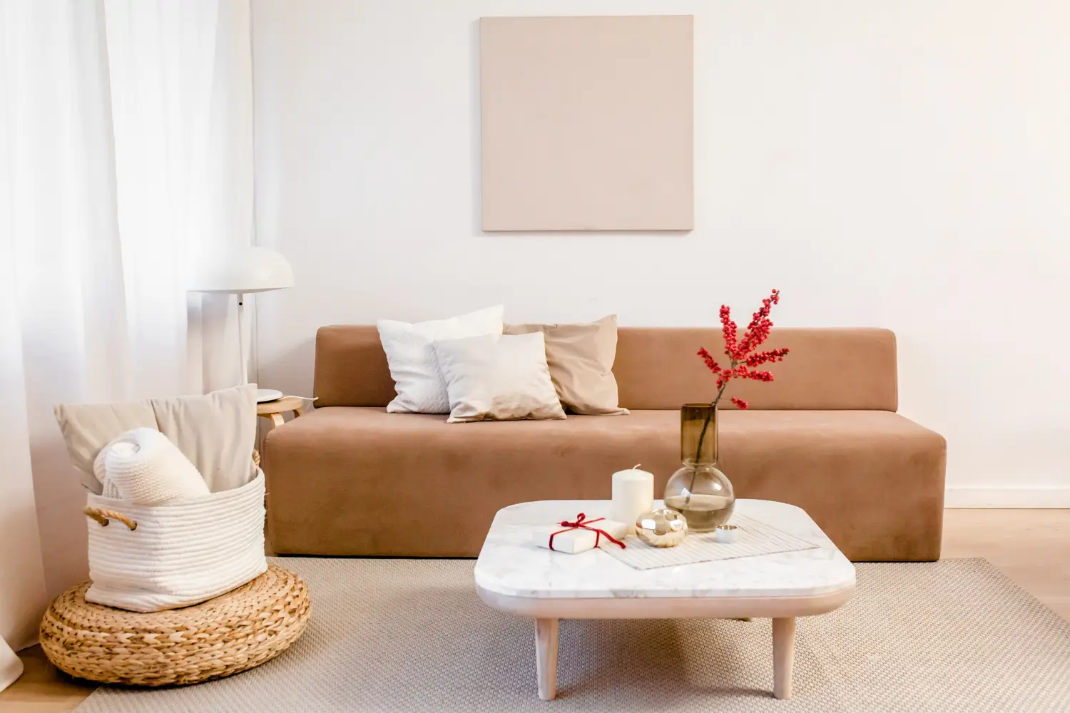 Cream Couch: Warm and Welcoming Hues